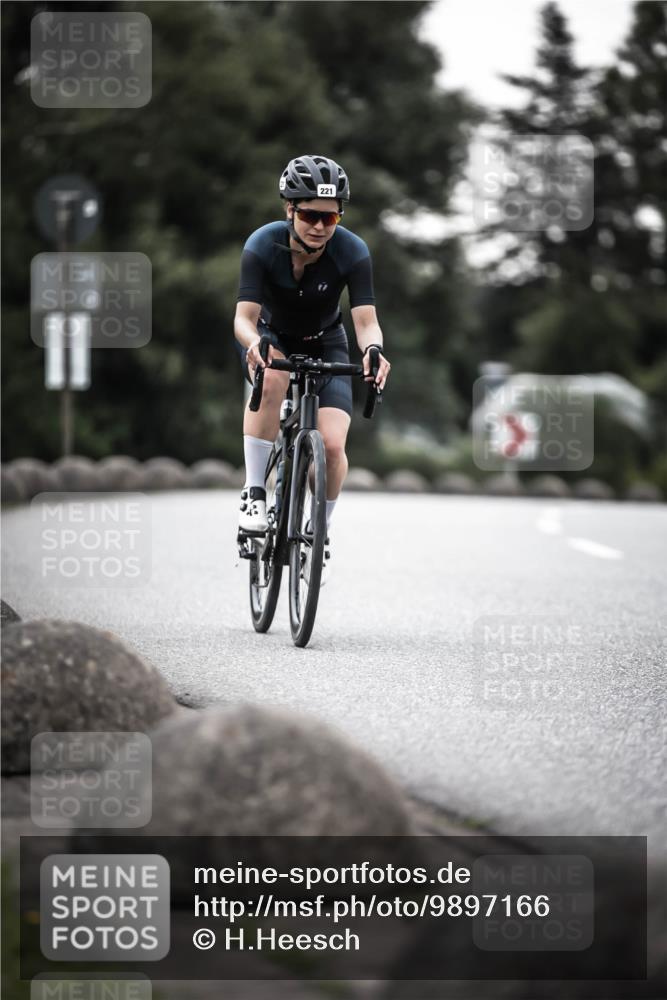 21.06.2026 - 29. Vierlanden-Triathlon H.Heesch http://msf.ph/oto/9897166 21.06.2026 09:59:52 Radfahren 84, 131, 221 meine-sportfotos.de