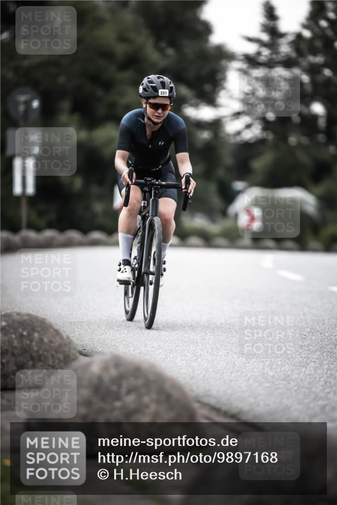 21.06.2026 - 29. Vierlanden-Triathlon H.Heesch http://msf.ph/oto/9897168 21.06.2026 09:59:52 Radfahren 84, 131, 221 meine-sportfotos.de