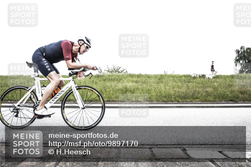 21.06.2026 - 29. Vierlanden-Triathlon H.Heesch http://msf.ph/oto/9897170 21.06.2026 10:22:32 Radfahren 93, 126, 396, 401, 423, 426, 461 meine-sportfotos.de