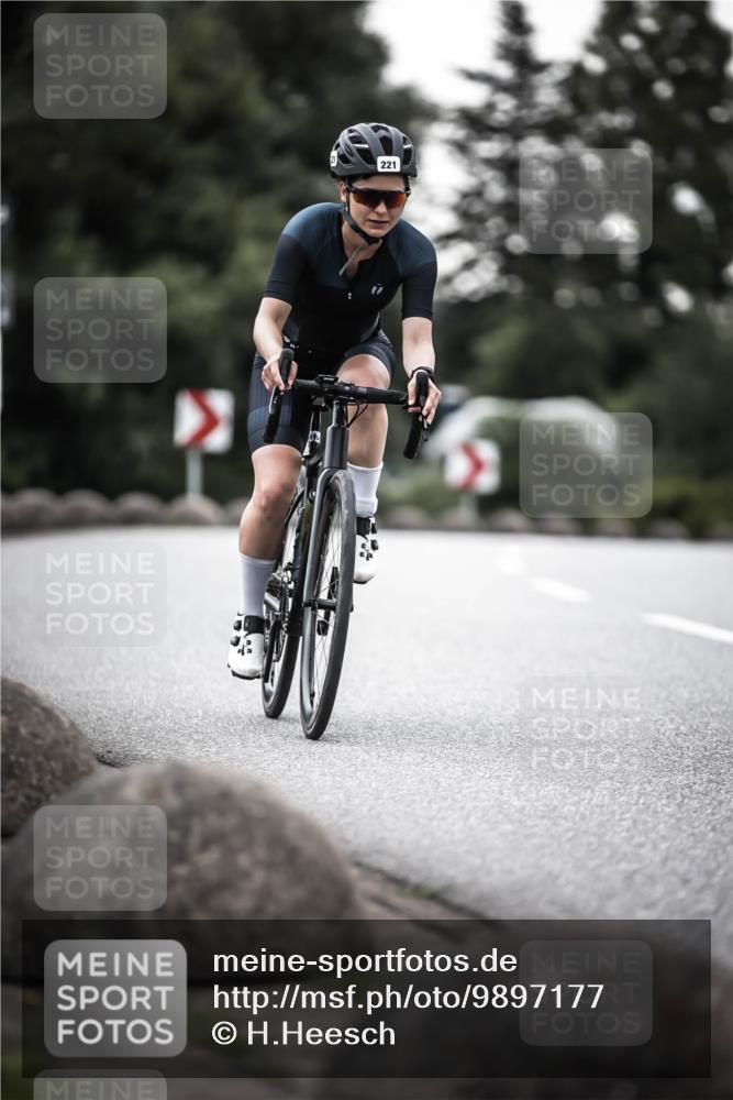 21.06.2026 - 29. Vierlanden-Triathlon H.Heesch http://msf.ph/oto/9897177 21.06.2026 09:59:53 Radfahren 84, 131, 169, 221 meine-sportfotos.de