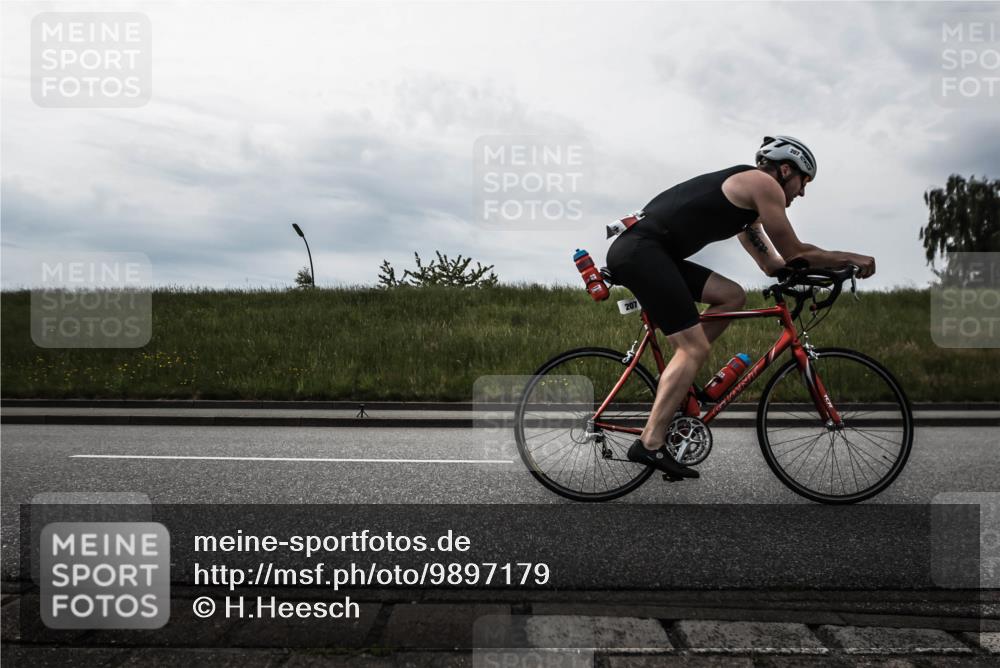 21.06.2026 - 29. Vierlanden-Triathlon H.Heesch http://msf.ph/oto/9897179 21.06.2026 09:21:26 Radfahren 136, 141, 164, 207, 239, 272 meine-sportfotos.de