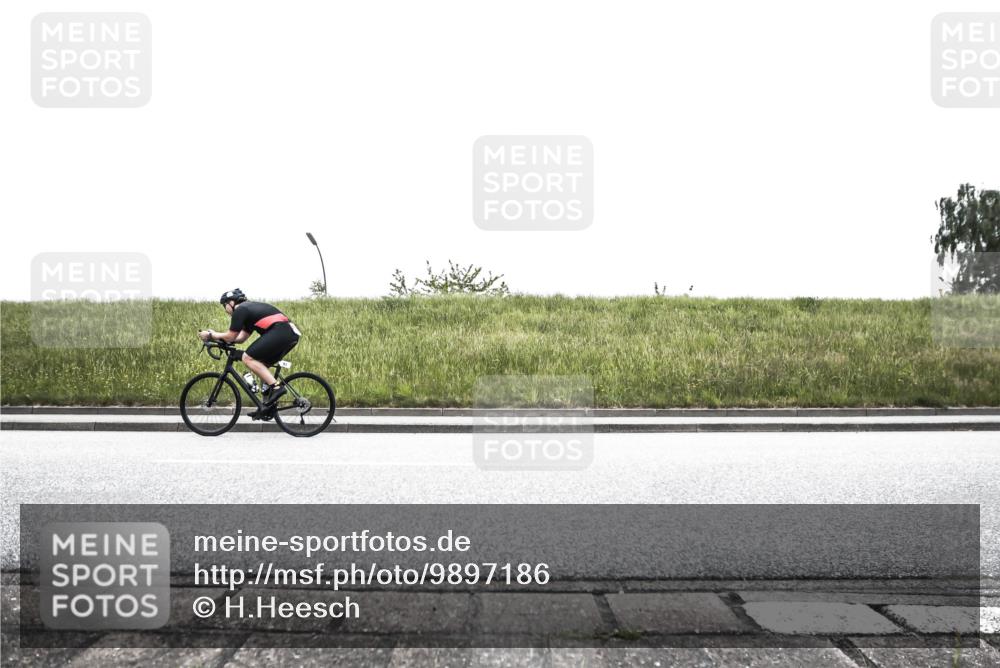 21.06.2026 - 29. Vierlanden-Triathlon H.Heesch http://msf.ph/oto/9897186 21.06.2026 10:22:42 Radfahren 48, 93, 120, 129, 140, 396, 401, 426 meine-sportfotos.de