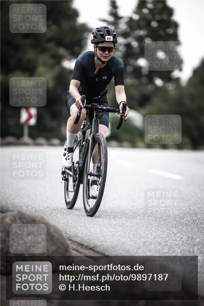21.06.2026 - 29. Vierlanden-Triathlon H.Heesch http://msf.ph/oto/9897187 21.06.2026 09:59:53 Radfahren 84, 131, 169, 221 meine-sportfotos.de