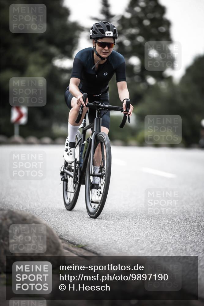 21.06.2026 - 29. Vierlanden-Triathlon H.Heesch http://msf.ph/oto/9897190 21.06.2026 09:59:53 Radfahren 84, 131, 169, 221 meine-sportfotos.de