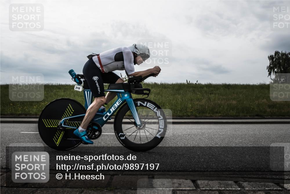 21.06.2026 - 29. Vierlanden-Triathlon H.Heesch http://msf.ph/oto/9897197 21.06.2026 09:21:45 Radfahren 12, 210 meine-sportfotos.de