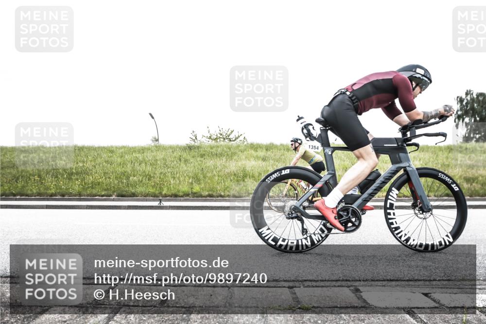 21.06.2026 - 29. Vierlanden-Triathlon H.Heesch http://msf.ph/oto/9897240 21.06.2026 10:23:27 Radfahren 49, 57, 92, 127, 145, 183, 190, 1354 meine-sportfotos.de