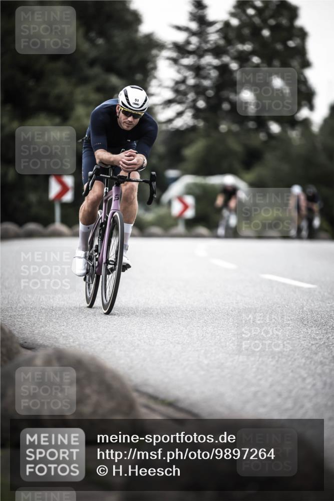 21.06.2026 - 29. Vierlanden-Triathlon H.Heesch http://msf.ph/oto/9897264 21.06.2026 10:02:03 Radfahren 51, 55, 78, 248, 265, 301 meine-sportfotos.de