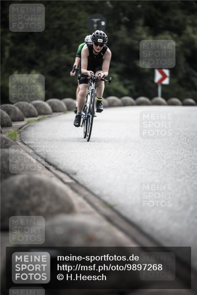21.06.2026 - 29. Vierlanden-Triathlon H.Heesch http://msf.ph/oto/9897268 21.06.2026 09:27:42 Radfahren 135, 243, 259 meine-sportfotos.de