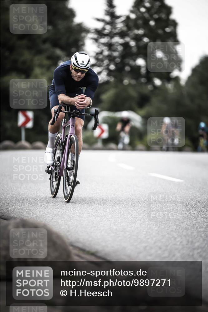 21.06.2026 - 29. Vierlanden-Triathlon H.Heesch http://msf.ph/oto/9897271 21.06.2026 10:02:03 Radfahren 51, 55, 78, 248, 265, 301 meine-sportfotos.de