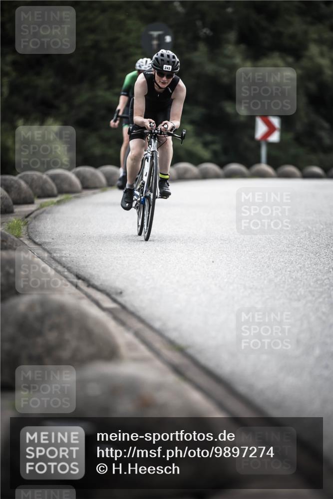 21.06.2026 - 29. Vierlanden-Triathlon H.Heesch http://msf.ph/oto/9897274 21.06.2026 09:27:42 Radfahren 135, 243, 259 meine-sportfotos.de