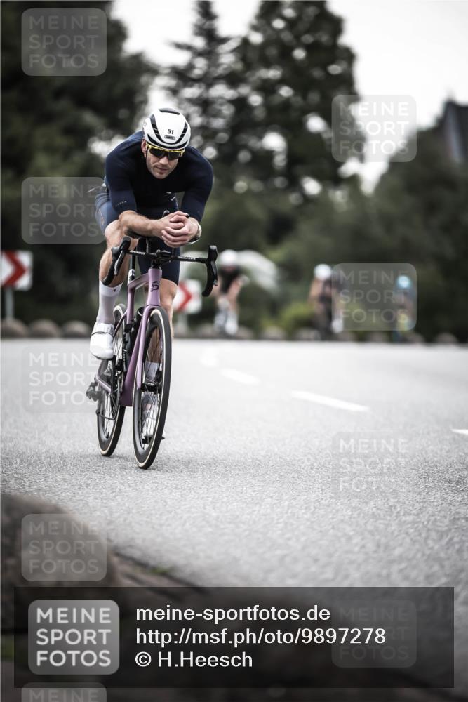 21.06.2026 - 29. Vierlanden-Triathlon H.Heesch http://msf.ph/oto/9897278 21.06.2026 10:02:03 Radfahren 51, 55, 78, 248, 265, 301 meine-sportfotos.de
