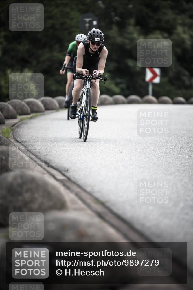 21.06.2026 - 29. Vierlanden-Triathlon H.Heesch http://msf.ph/oto/9897279 21.06.2026 09:27:42 Radfahren 135, 243, 259 meine-sportfotos.de