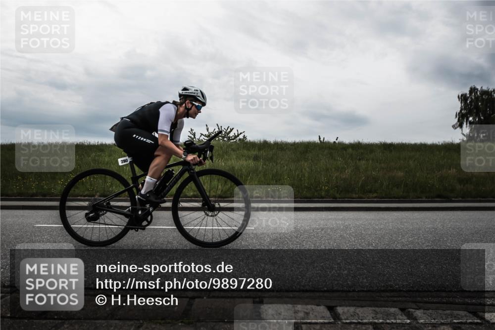 21.06.2026 - 29. Vierlanden-Triathlon H.Heesch http://msf.ph/oto/9897280 21.06.2026 09:23:27 Radfahren 265, 280 meine-sportfotos.de