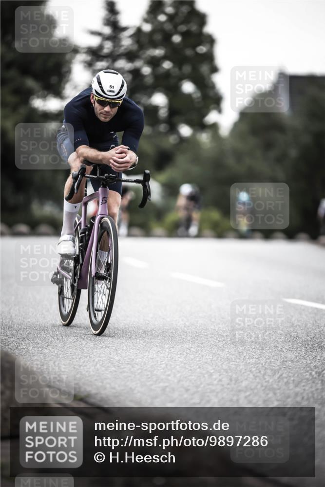 21.06.2026 - 29. Vierlanden-Triathlon H.Heesch http://msf.ph/oto/9897286 21.06.2026 10:02:03 Radfahren 51, 55, 78, 248, 265, 301 meine-sportfotos.de