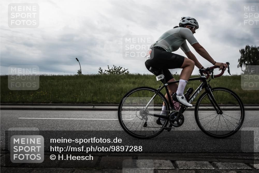 21.06.2026 - 29. Vierlanden-Triathlon H.Heesch http://msf.ph/oto/9897288 21.06.2026 09:23:44 Radfahren 91, 131, 166, 220, 252, 264, 266 meine-sportfotos.de