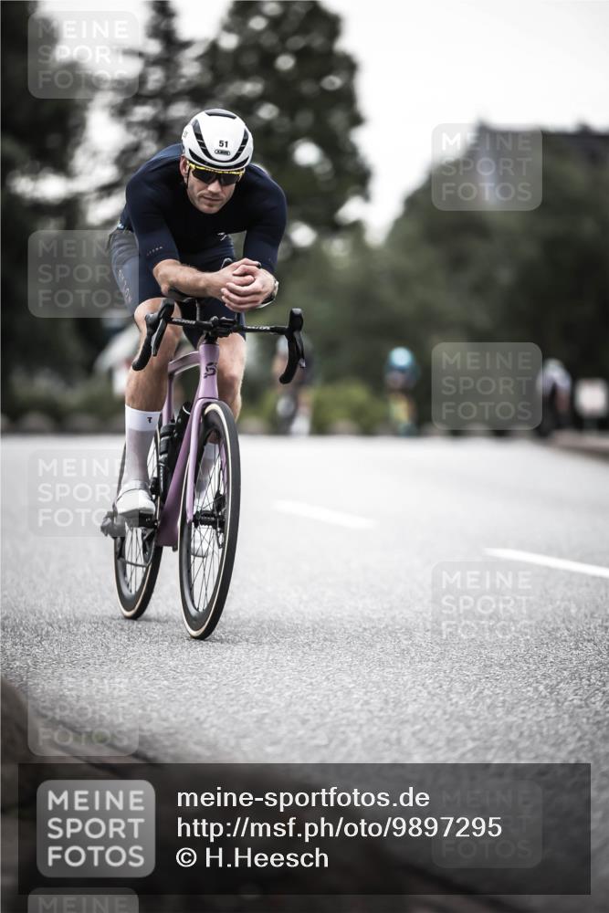 21.06.2026 - 29. Vierlanden-Triathlon H.Heesch http://msf.ph/oto/9897295 21.06.2026 10:02:03 Radfahren 51, 55, 78, 248, 265, 301 meine-sportfotos.de