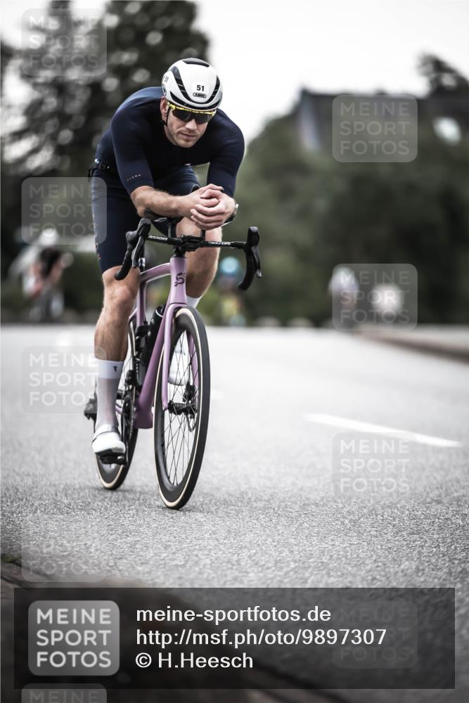 21.06.2026 - 29. Vierlanden-Triathlon H.Heesch http://msf.ph/oto/9897307 21.06.2026 10:02:03 Radfahren 51, 55, 78, 248, 265, 301 meine-sportfotos.de