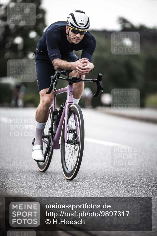 21.06.2026 - 29. Vierlanden-Triathlon H.Heesch http://msf.ph/oto/9897317 21.06.2026 10:02:04 Radfahren 51, 55, 78, 248, 265, 301 meine-sportfotos.de