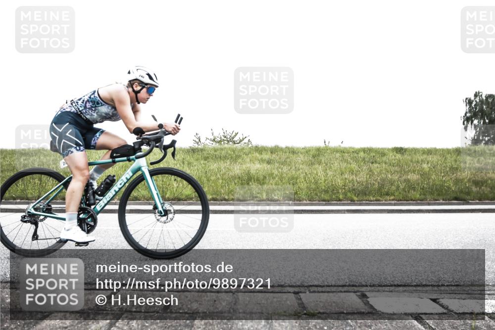 21.06.2026 - 29. Vierlanden-Triathlon H.Heesch http://msf.ph/oto/9897321 21.06.2026 10:24:18 Radfahren 32, 74, 172, 204, 240 meine-sportfotos.de