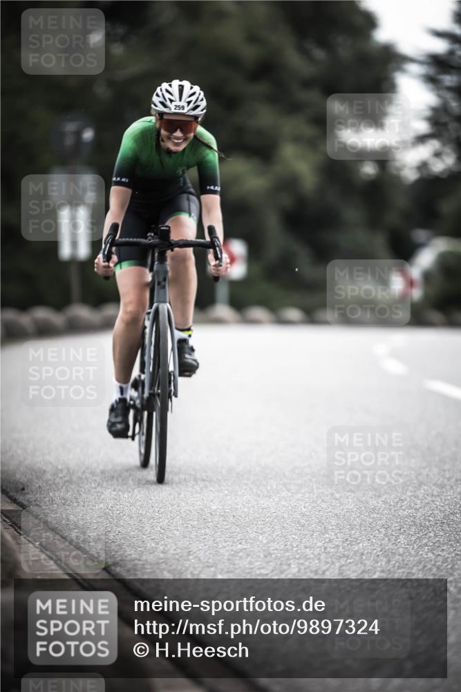 21.06.2026 - 29. Vierlanden-Triathlon H.Heesch http://msf.ph/oto/9897324 21.06.2026 09:27:44 Radfahren 135, 243, 259 meine-sportfotos.de