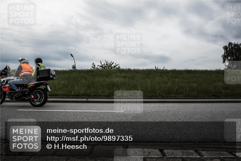 21.06.2026 - 29. Vierlanden-Triathlon H.Heesch http://msf.ph/oto/9897335 21.06.2026 09:24:43 Radfahren 96 meine-sportfotos.de