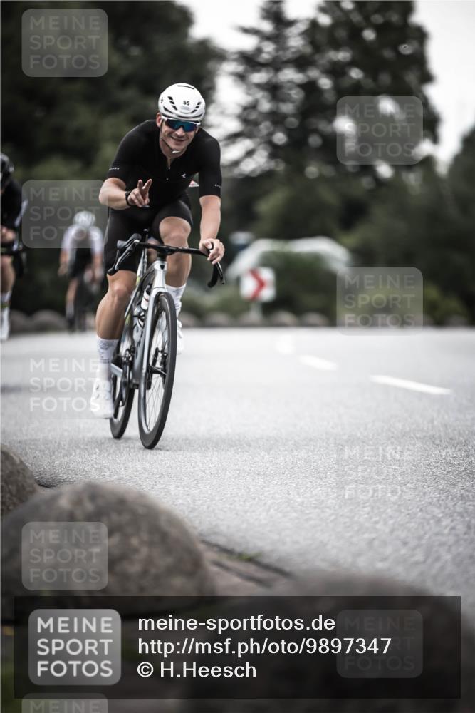 21.06.2026 - 29. Vierlanden-Triathlon H.Heesch http://msf.ph/oto/9897347 21.06.2026 10:02:08 Radfahren 55, 78, 265, 280, 301 meine-sportfotos.de
