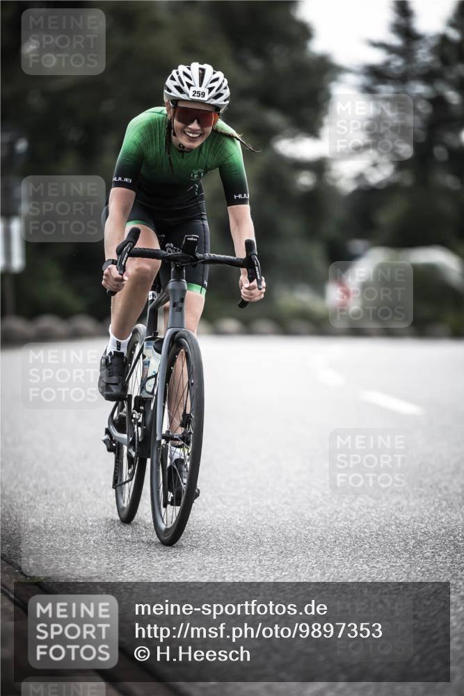 21.06.2026 - 29. Vierlanden-Triathlon H.Heesch http://msf.ph/oto/9897353 21.06.2026 09:27:44 Radfahren 135, 243, 259 meine-sportfotos.de