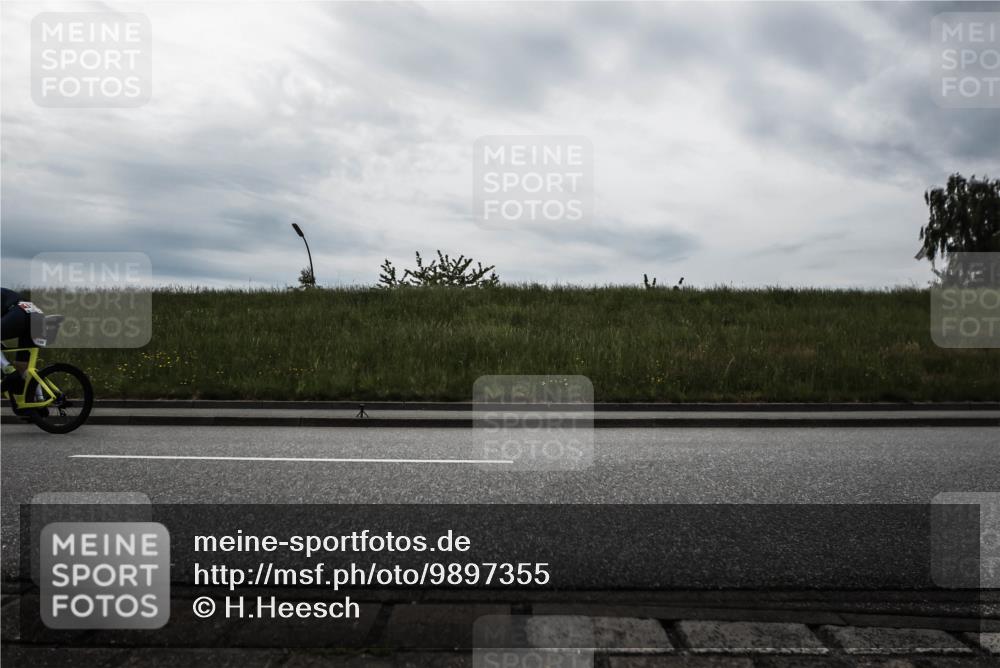 21.06.2026 - 29. Vierlanden-Triathlon H.Heesch http://msf.ph/oto/9897355 21.06.2026 09:25:03 Radfahren 68, 199 meine-sportfotos.de