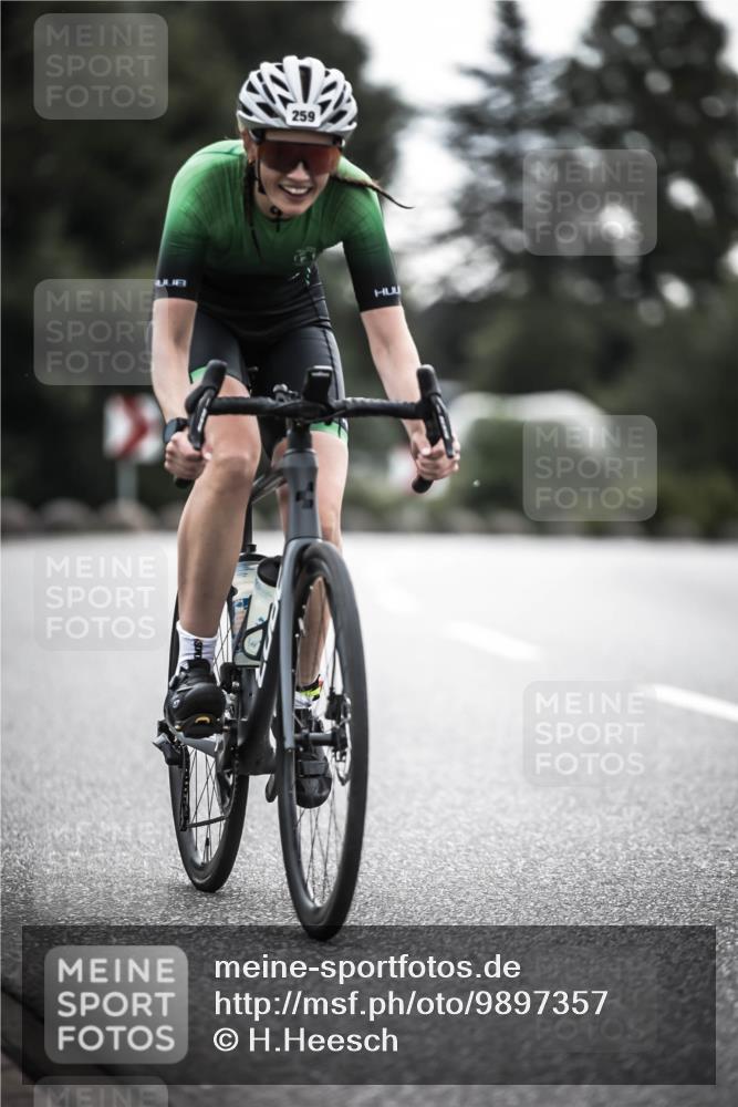 21.06.2026 - 29. Vierlanden-Triathlon H.Heesch http://msf.ph/oto/9897357 21.06.2026 09:27:44 Radfahren 135, 243, 259 meine-sportfotos.de