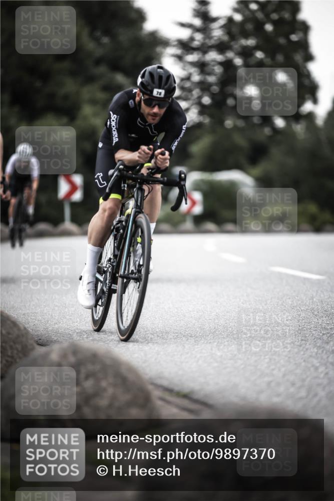 21.06.2026 - 29. Vierlanden-Triathlon H.Heesch http://msf.ph/oto/9897370 21.06.2026 10:02:10 Radfahren 55, 78, 265, 280, 301 meine-sportfotos.de