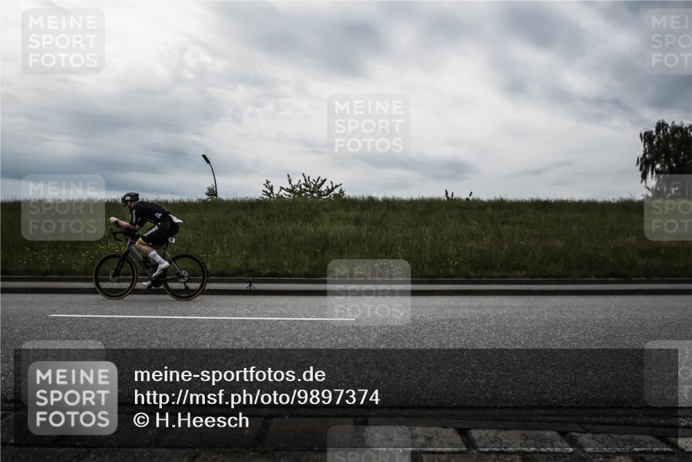 21.06.2026 - 29. Vierlanden-Triathlon H.Heesch http://msf.ph/oto/9897374 21.06.2026 09:25:26 Radfahren 40, 202 meine-sportfotos.de