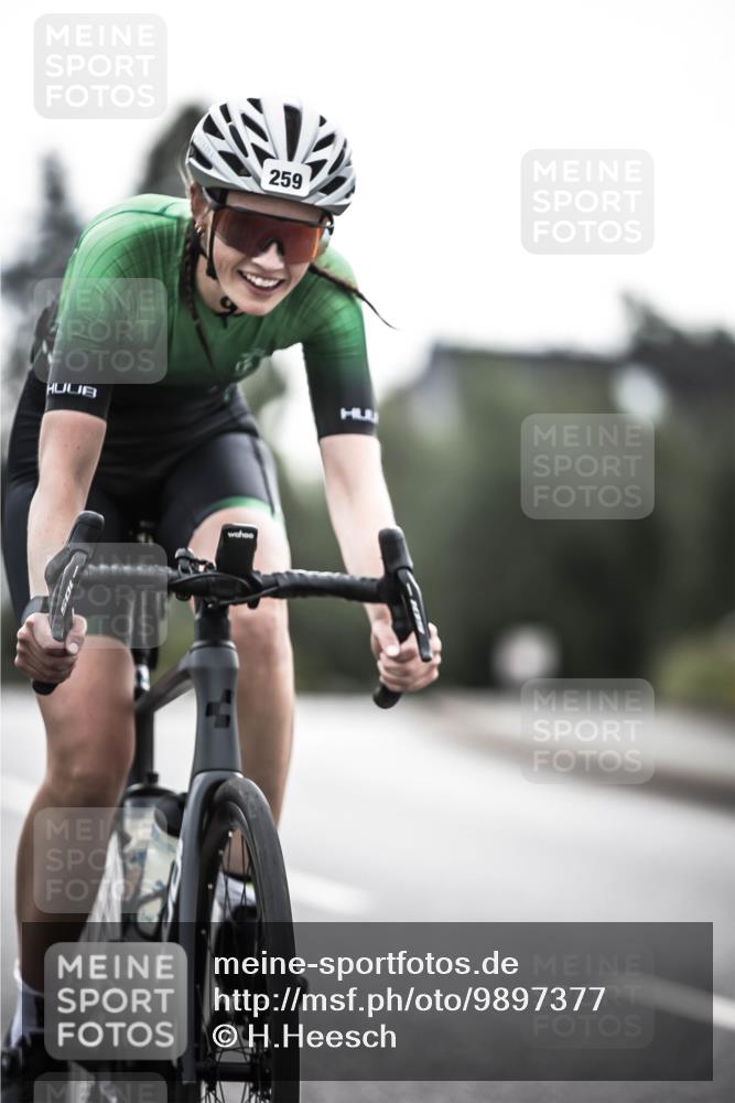 21.06.2026 - 29. Vierlanden-Triathlon H.Heesch http://msf.ph/oto/9897377 21.06.2026 09:27:44 Radfahren 135, 243, 259 meine-sportfotos.de