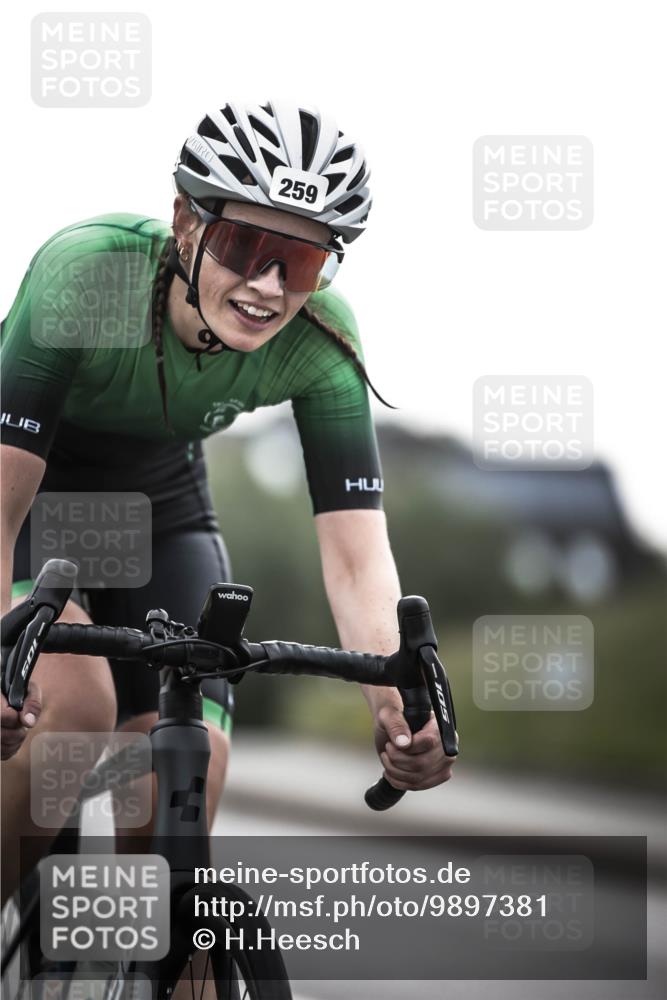 21.06.2026 - 29. Vierlanden-Triathlon H.Heesch http://msf.ph/oto/9897381 21.06.2026 09:27:45 Radfahren 135, 161, 243, 259 meine-sportfotos.de