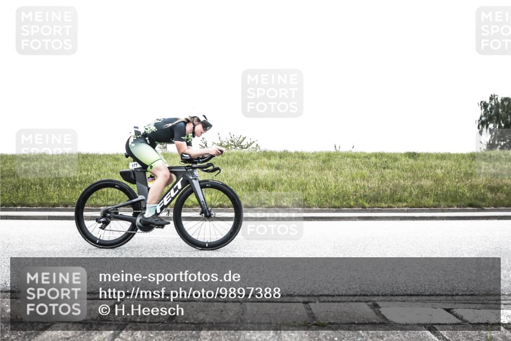 21.06.2026 - 29. Vierlanden-Triathlon H.Heesch http://msf.ph/oto/9897388 21.06.2026 10:25:03 Radfahren 42, 210, 253, 480, 577 meine-sportfotos.de