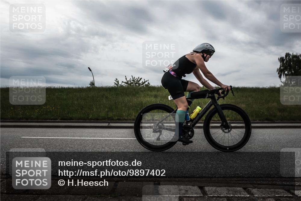 21.06.2026 - 29. Vierlanden-Triathlon H.Heesch http://msf.ph/oto/9897402 21.06.2026 09:26:11 Radfahren 51, 160, 235, 260 meine-sportfotos.de