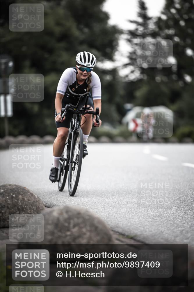 21.06.2026 - 29. Vierlanden-Triathlon H.Heesch http://msf.ph/oto/9897409 21.06.2026 10:02:12 Radfahren 55, 78, 265, 273, 280, 301 meine-sportfotos.de