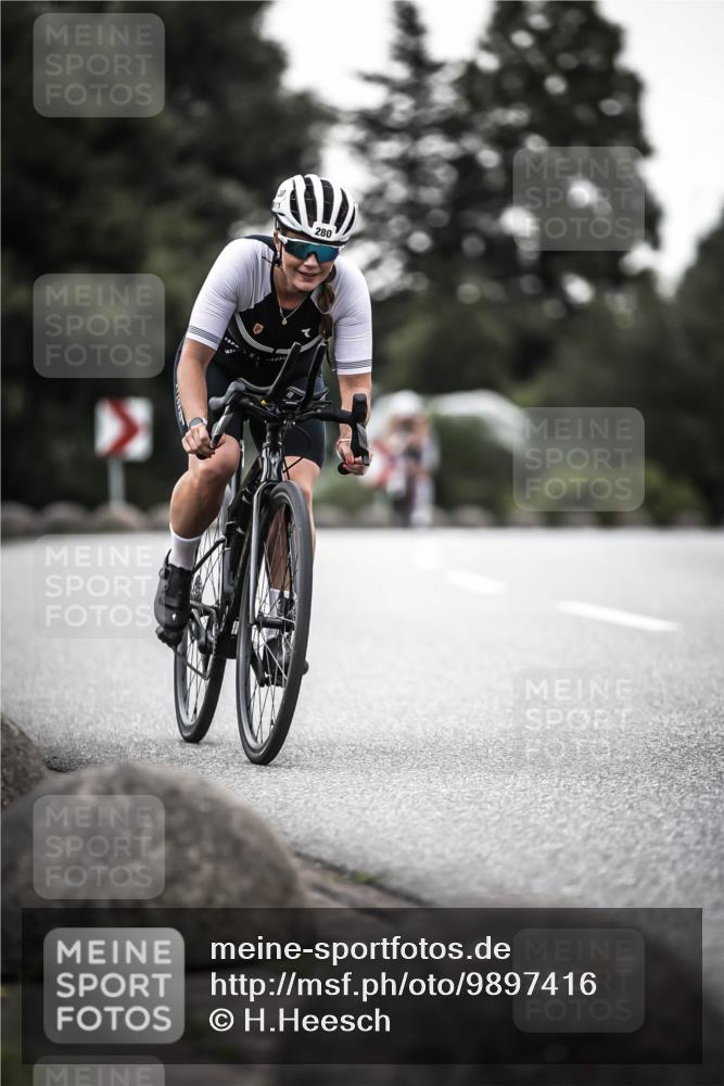 21.06.2026 - 29. Vierlanden-Triathlon H.Heesch http://msf.ph/oto/9897416 21.06.2026 10:02:12 Radfahren 55, 78, 265, 273, 280, 301 meine-sportfotos.de