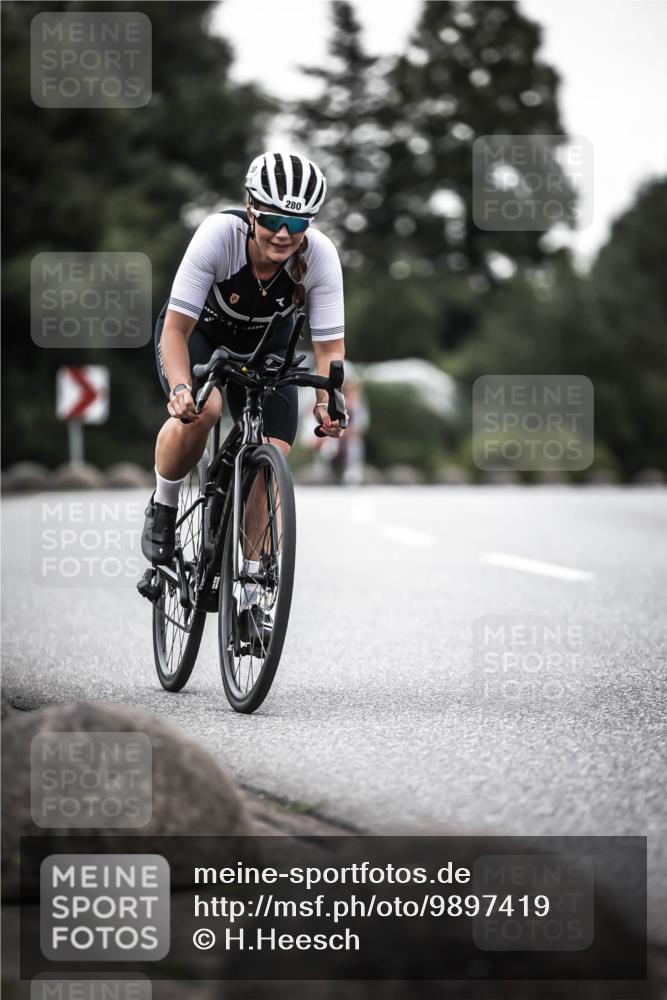 21.06.2026 - 29. Vierlanden-Triathlon H.Heesch http://msf.ph/oto/9897419 21.06.2026 10:02:12 Radfahren 55, 78, 265, 273, 280, 301 meine-sportfotos.de