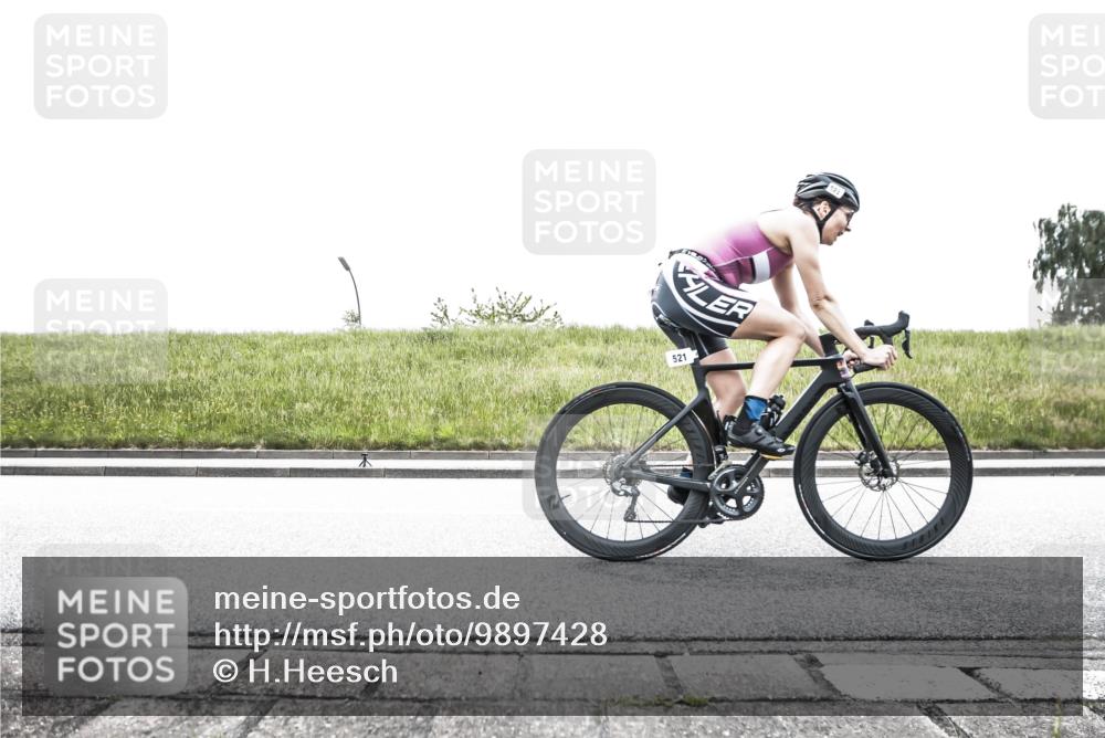 21.06.2026 - 29. Vierlanden-Triathlon H.Heesch http://msf.ph/oto/9897428 21.06.2026 10:25:21 Radfahren 76, 77, 98, 107, 168, 506, 521, 602 meine-sportfotos.de