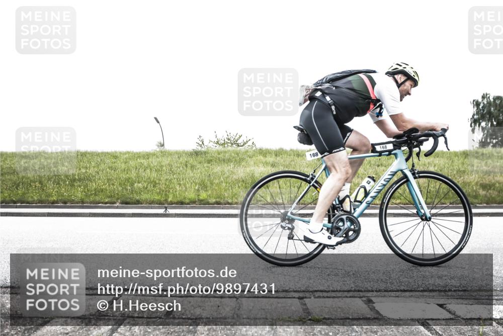 21.06.2026 - 29. Vierlanden-Triathlon H.Heesch http://msf.ph/oto/9897431 21.06.2026 10:25:23 Radfahren 168, 506, 521, 602 meine-sportfotos.de