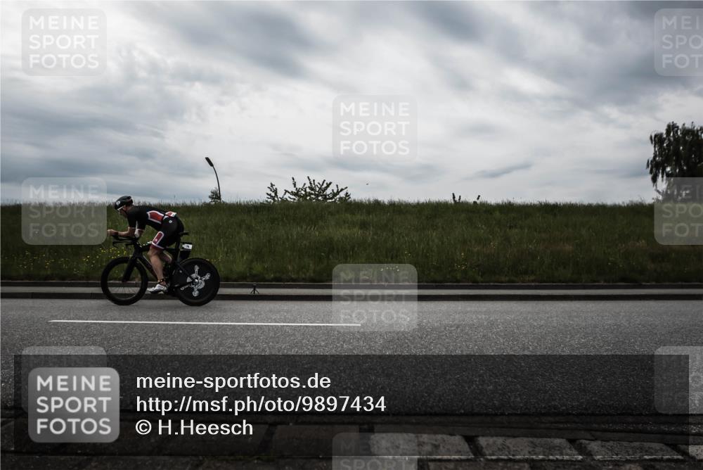 21.06.2026 - 29. Vierlanden-Triathlon H.Heesch http://msf.ph/oto/9897434 21.06.2026 09:27:10 Radfahren 27, 75, 84, 169, 198 meine-sportfotos.de