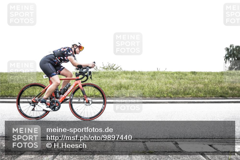 21.06.2026 - 29. Vierlanden-Triathlon H.Heesch http://msf.ph/oto/9897440 21.06.2026 10:25:30 Radfahren 540, 602 meine-sportfotos.de