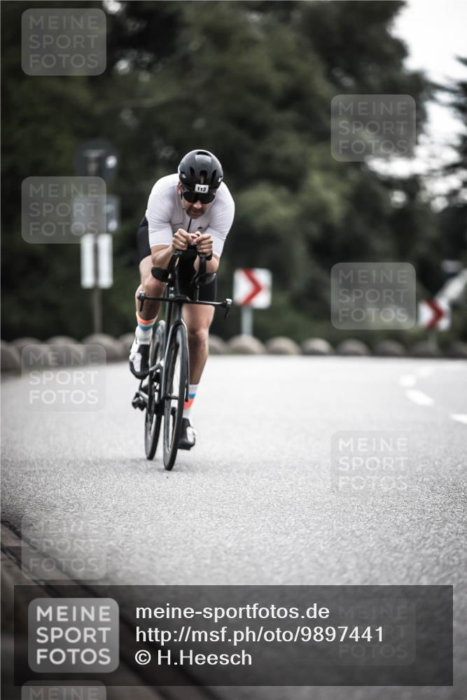 21.06.2026 - 29. Vierlanden-Triathlon H.Heesch http://msf.ph/oto/9897441 21.06.2026 09:28:06 Radfahren 112, 122 meine-sportfotos.de