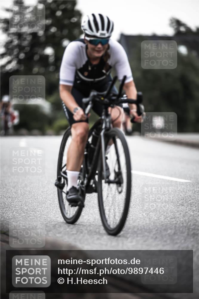 21.06.2026 - 29. Vierlanden-Triathlon H.Heesch http://msf.ph/oto/9897446 21.06.2026 10:02:13 Radfahren 72, 78, 265, 273, 280, 301 meine-sportfotos.de