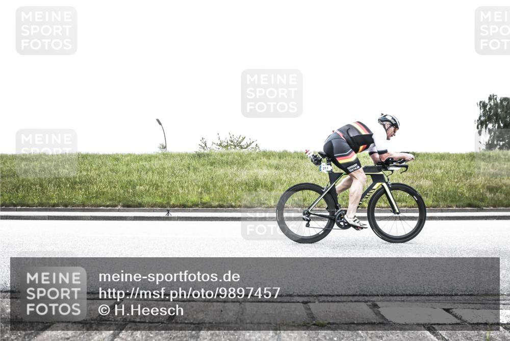 21.06.2026 - 29. Vierlanden-Triathlon H.Heesch http://msf.ph/oto/9897457 21.06.2026 10:25:45 Radfahren 6, 41, 63, 211, 369 meine-sportfotos.de