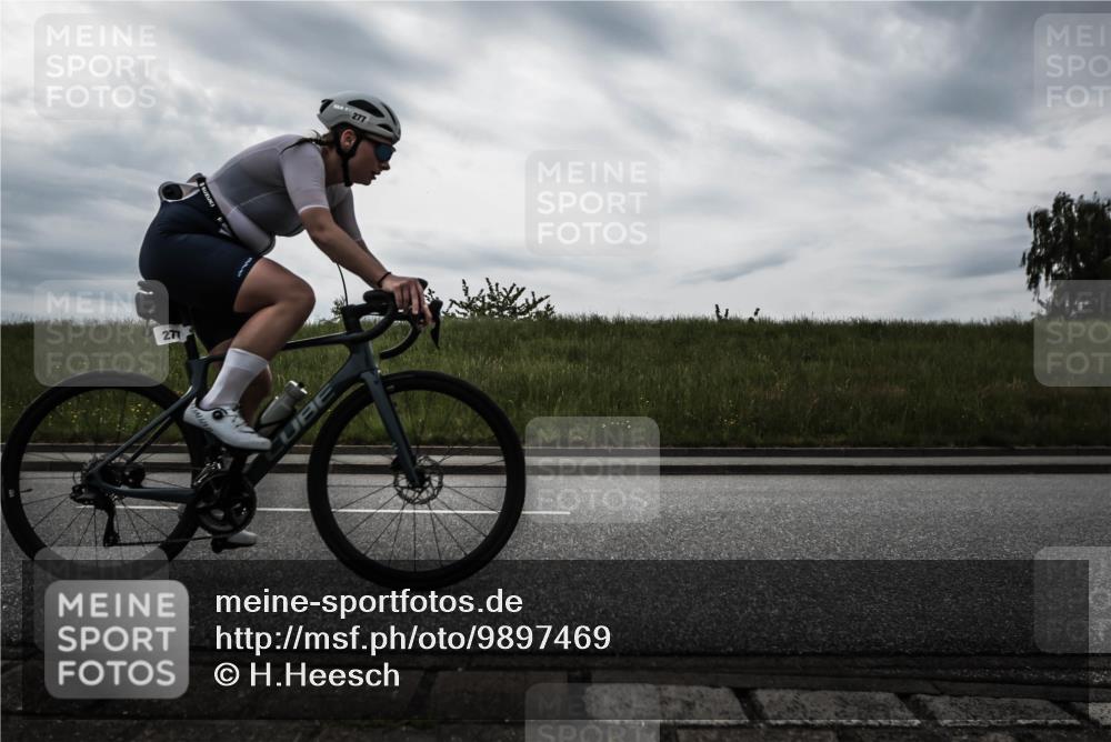 21.06.2026 - 29. Vierlanden-Triathlon H.Heesch http://msf.ph/oto/9897469 21.06.2026 09:28:22 Radfahren 4, 151, 154, 277 meine-sportfotos.de