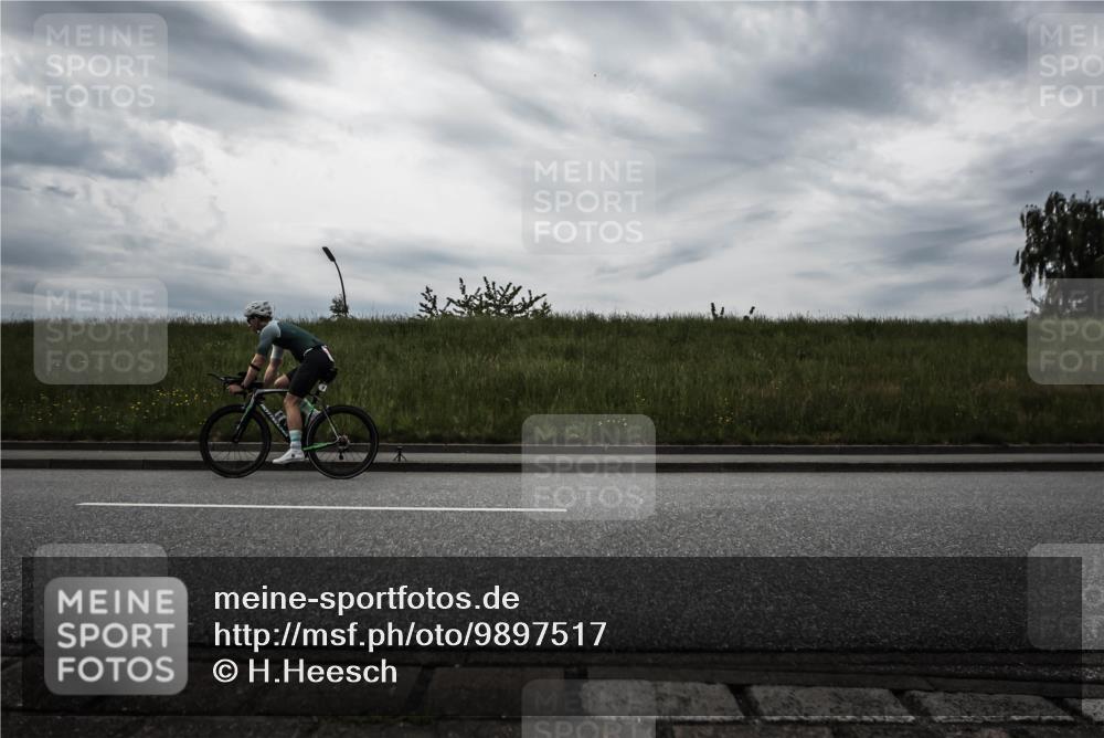 21.06.2026 - 29. Vierlanden-Triathlon H.Heesch http://msf.ph/oto/9897517 21.06.2026 09:30:10 Radfahren 59, 119, 163, 174, 232, 276 meine-sportfotos.de