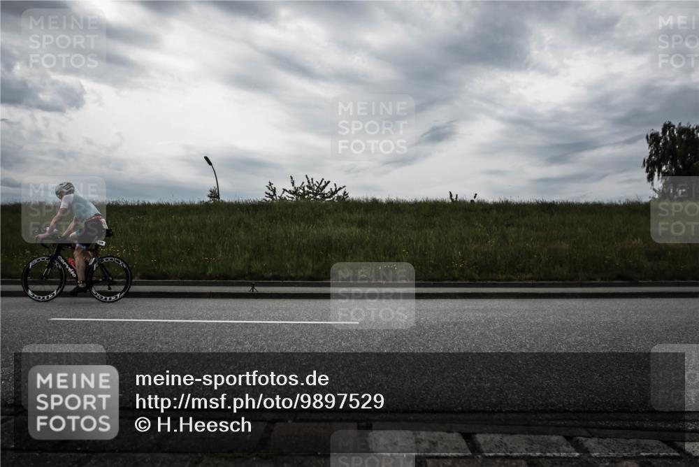 21.06.2026 - 29. Vierlanden-Triathlon H.Heesch http://msf.ph/oto/9897529 21.06.2026 09:31:14 Radfahren 34, 104, 115, 124 meine-sportfotos.de