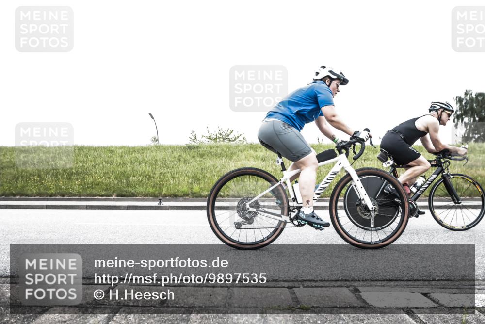 21.06.2026 - 29. Vierlanden-Triathlon H.Heesch http://msf.ph/oto/9897535 21.06.2026 10:26:23 Radfahren 116, 148, 166, 618 meine-sportfotos.de