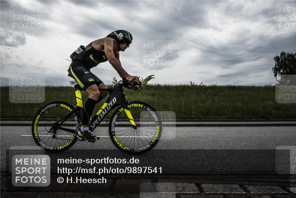 21.06.2026 - 29. Vierlanden-Triathlon H.Heesch http://msf.ph/oto/9897541 21.06.2026 09:32:10 Radfahren 48, 126, 131, 175, 205, 220, 275 meine-sportfotos.de